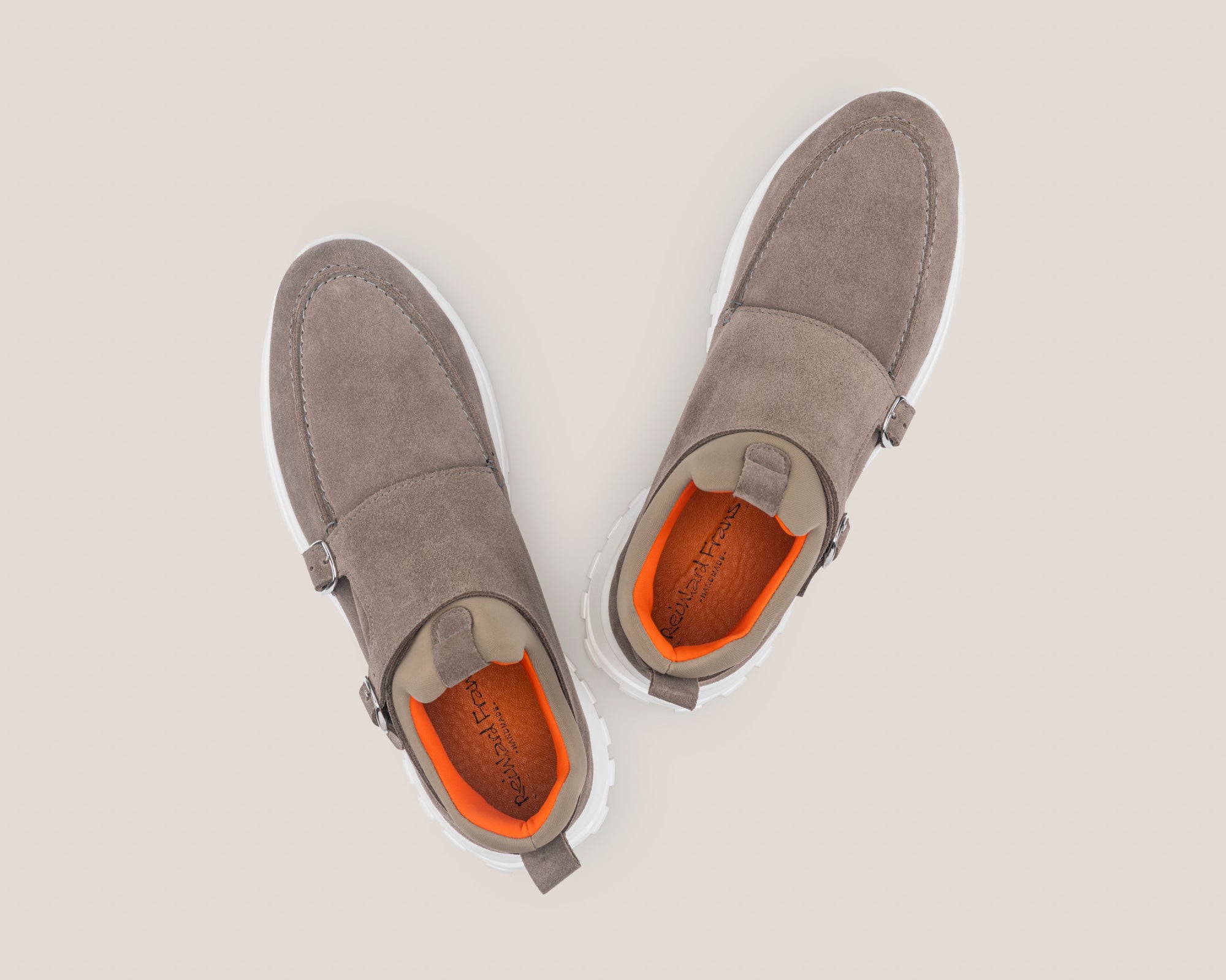 Soho 02 V² - Dodo Grey Suede - Sneaker — detail view | Reinhard Frans